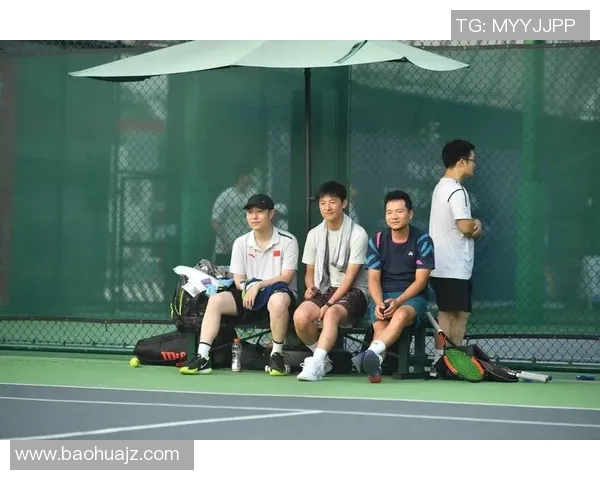 赛后分析:上海网球队与武汉网球队的比赛节奏与战术对比探讨 赛后分析:上海网球队与武汉网球队的比赛节奏与战术对比探讨