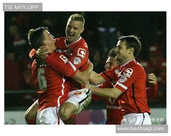 足球明星的反应与公众期待之间的微妙关系探讨 足球明星的反应与公众期待之间的微妙关系探讨