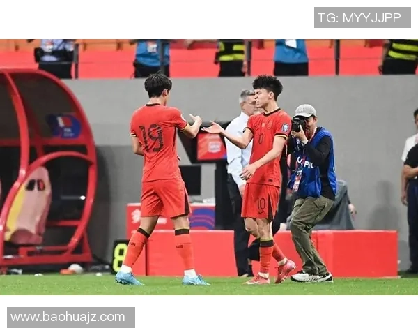 足球明星走出国门展现风采全球球迷热情追随盛况空前 足球明星走出国门展现风采全球球迷热情追随盛况空前