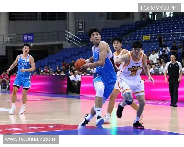 重庆篮球队在城市联赛中的耐力表现分析与战术探讨 重庆篮球队在城市联赛中的耐力表现分析与战术探讨